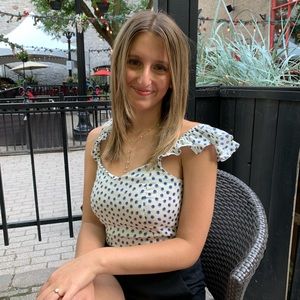 Meet your Posher, Danica